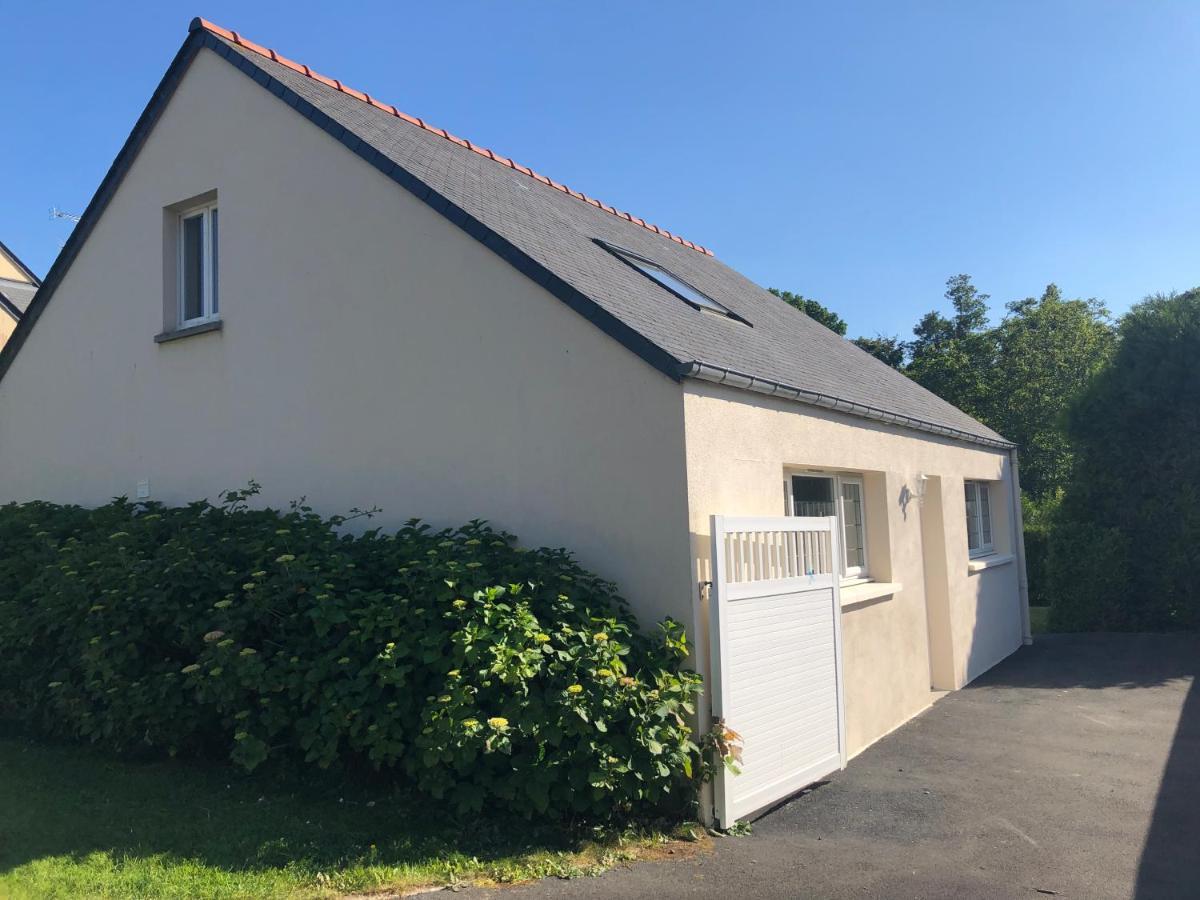 Bed and Breakfast Le Nid Du Franc Avranches Esterno foto